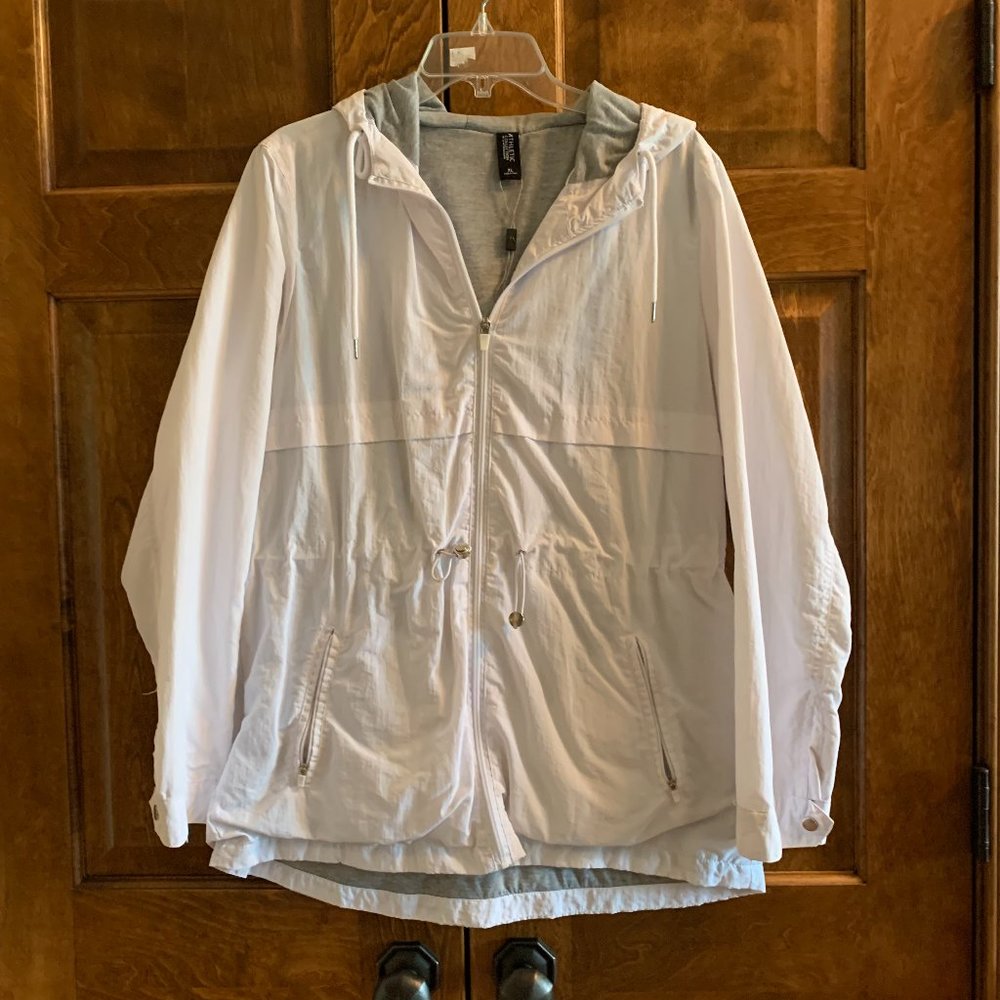Athletic Collection by 26 International Women's White Jacket - Size XL